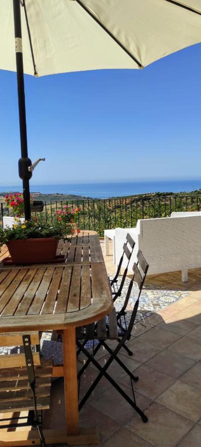 Villa Immersa In Oliveto Vista Mare Sciacca Bagian luar foto